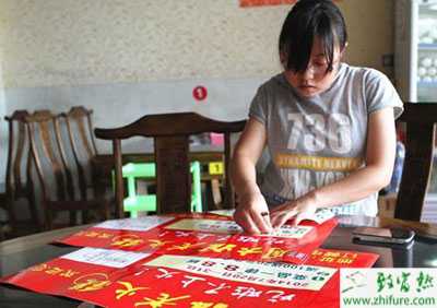 1米35女大學生開火鍋店創業