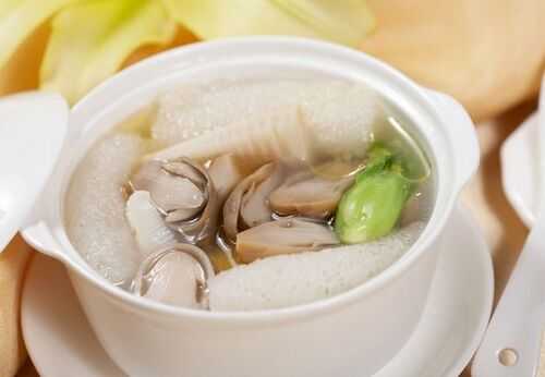 鮮美草菇竹笙湯的做法