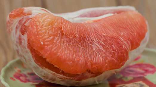 柚子的營(yíng)養(yǎng)價(jià)值及功效 柚子及柚子皮的藥用價(jià)值