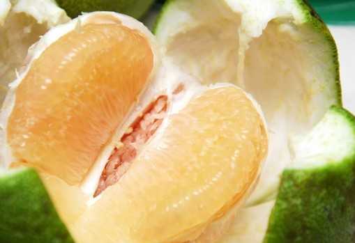 柚子的營(yíng)養(yǎng)價(jià)值及功效 柚子及柚子皮的藥用價(jià)值