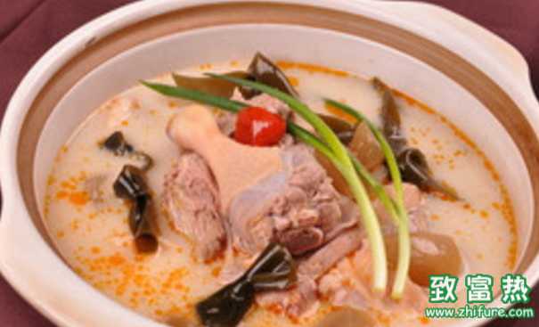 老鴨湯的做法？老鴨湯里面要放什么藥材？