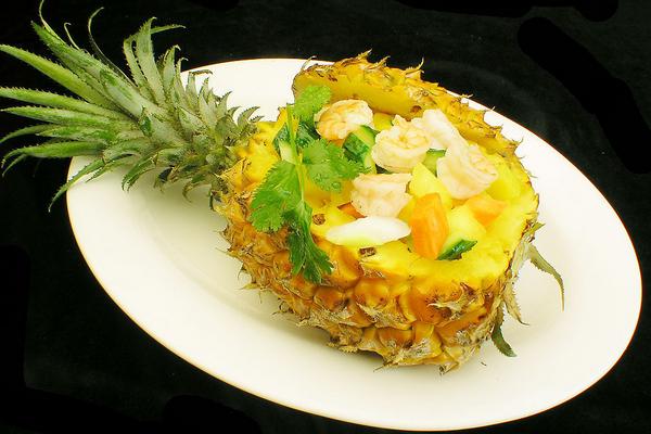 菠蘿長(zhǎng)在樹(shù)上還是地上