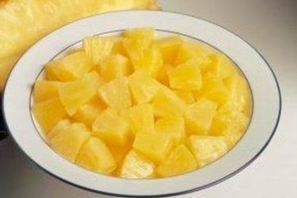 香水菠蘿要用鹽水泡嗎