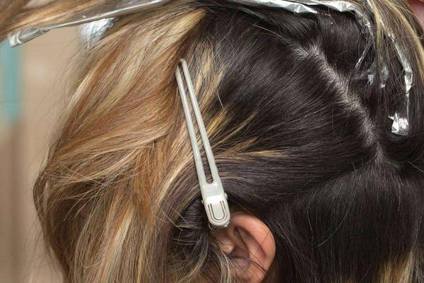 板栗色頭發(fā)圖片大全(女)