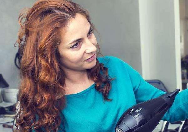 板栗色頭發(fā)圖片大全(女)