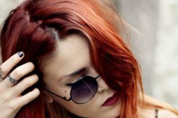 板栗色頭發(fā)圖片大全(女)