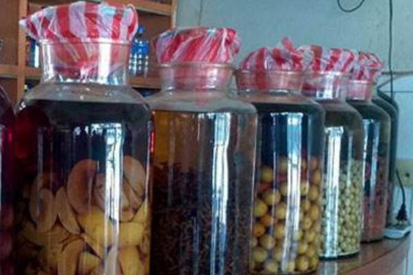 板栗泡酒的做法步驟