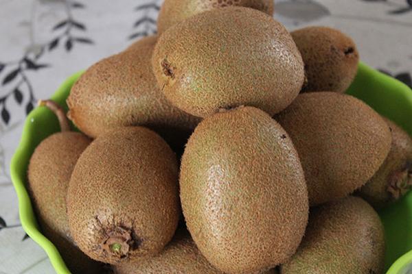 獼猴桃硬的能不能吃