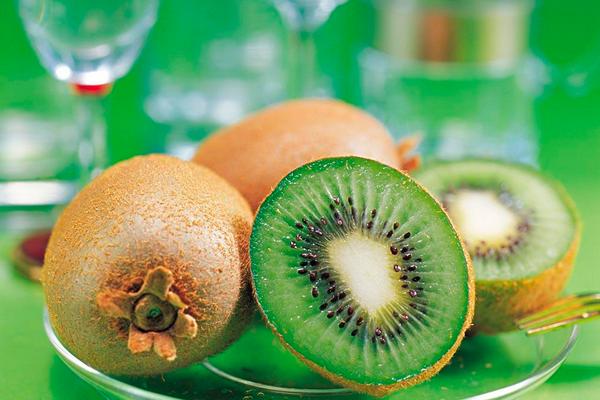 獼猴桃硬的能不能吃