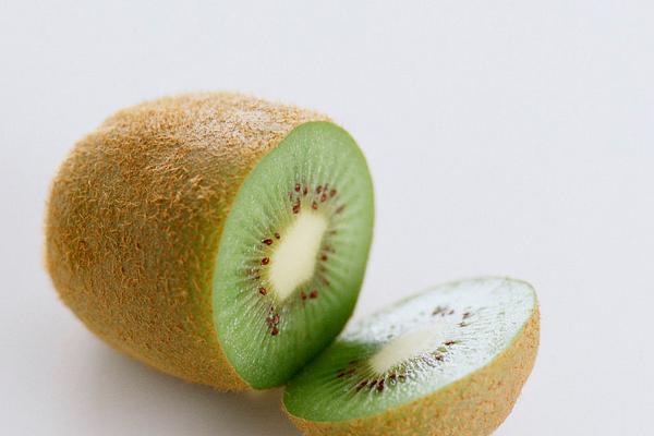 獼猴桃硬的能不能吃