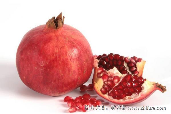 石榴不能與什么同吃