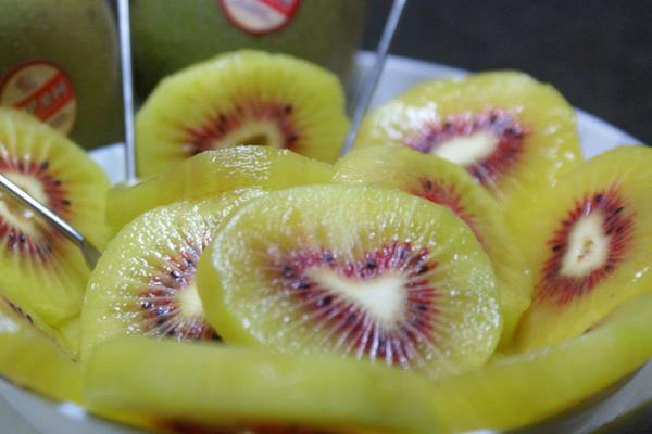 紅心獼猴桃的吃法