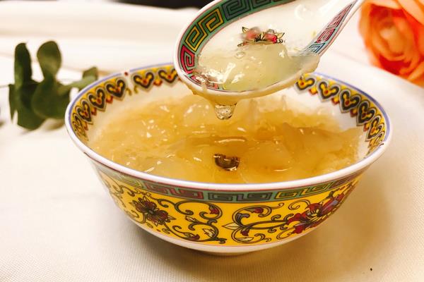 銀耳梨子湯的做法大全