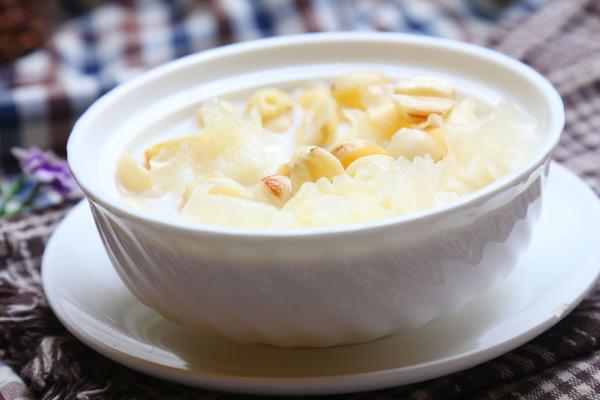 銀耳梨子湯的做法大全