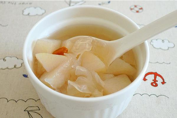 銀耳梨子湯的做法大全