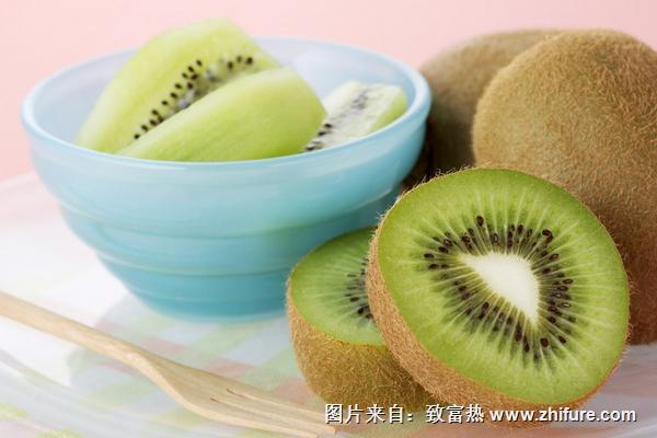 獼猴桃和什么一起榨汁好