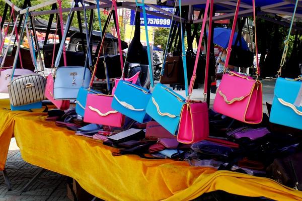 小縣城如何開好一家賣包店