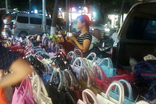 小縣城如何開好一家賣包店