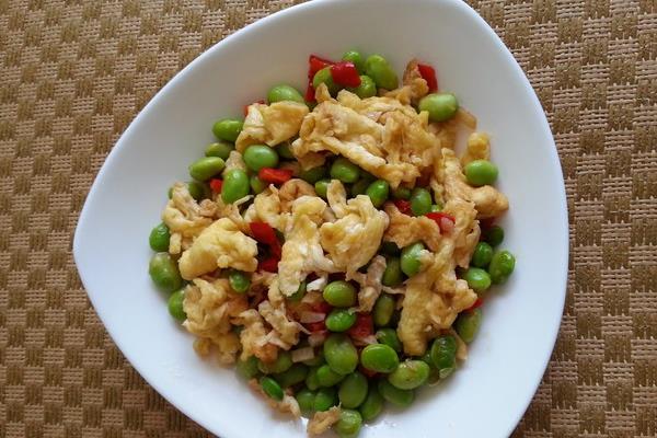 毛豆米炒雞蛋的做法