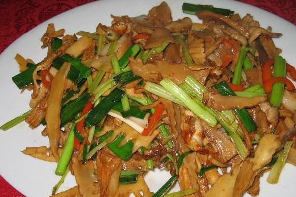 竹筍炒肉什么意思