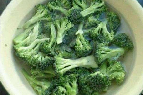 西蘭花打農(nóng)藥嗎