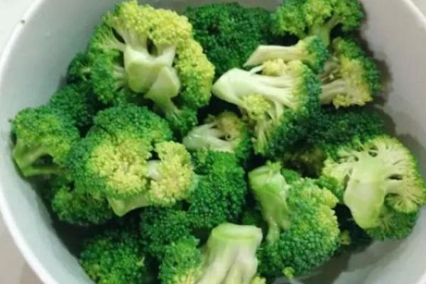 白灼西蘭花的做法大全