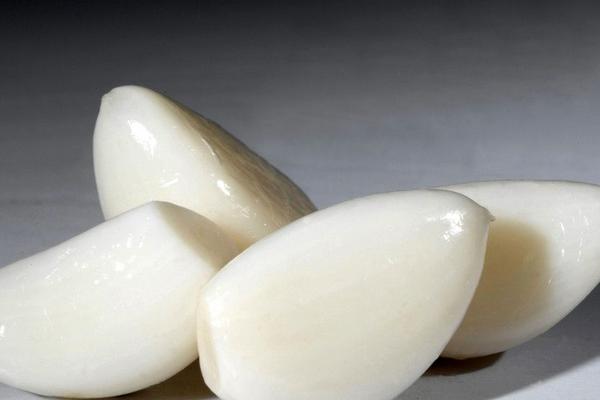 如何快速剝大蒜