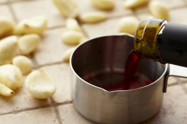 大蒜泡酒的功效與作用及禁忌