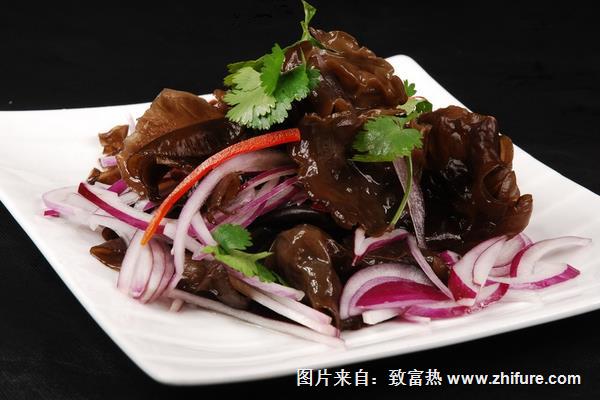 洋蔥炒木耳的做法大全