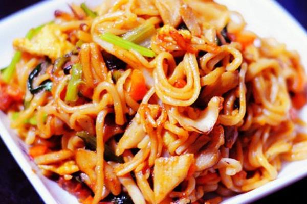 西紅柿洋蔥炒面的做法大全