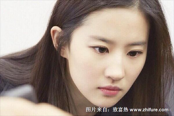 狐貍眼睛的女生面相圖片