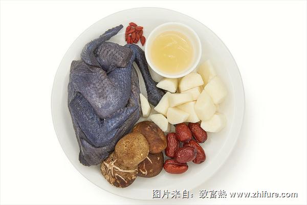 山藥燉烏雞湯的做法