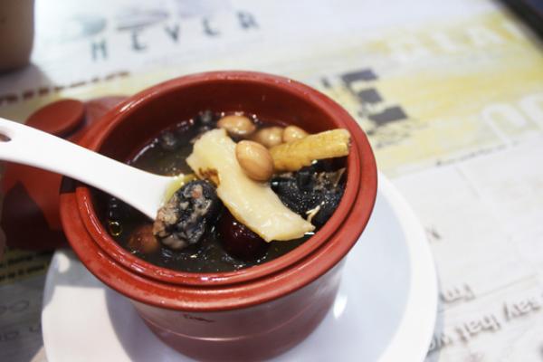 烏雞燉什么下奶?