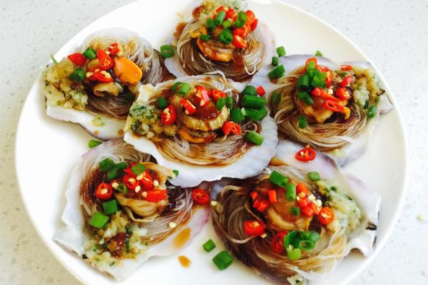 蒜蓉粉絲蒸扇貝的做法