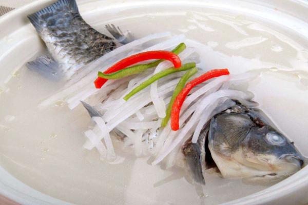 鯽魚湯的家常做法大全