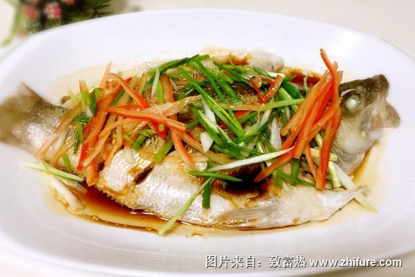清蒸鱸魚的家常做法