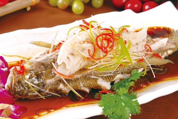 清蒸鱸魚的家常做法