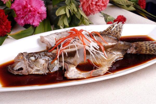 清蒸鱸魚的家常做法