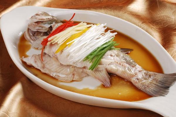 清蒸鱸魚的家常做法