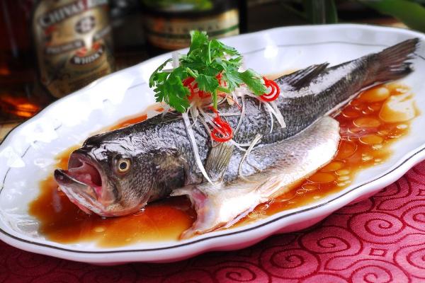 清蒸鱸魚的家常做法