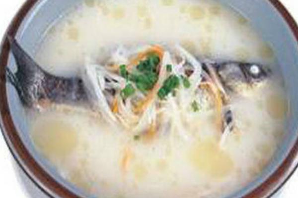 鯽魚豆腐湯的家常做法