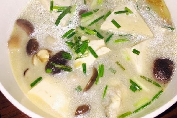 鯽魚豆腐湯的家常做法