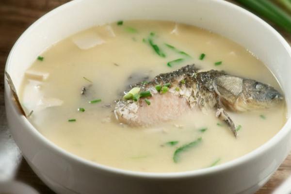 鯽魚豆腐湯的家常做法
