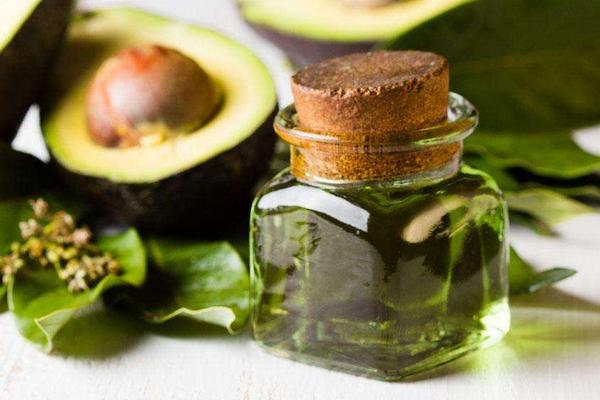 茶樹精油可以直接涂在臉上嗎？