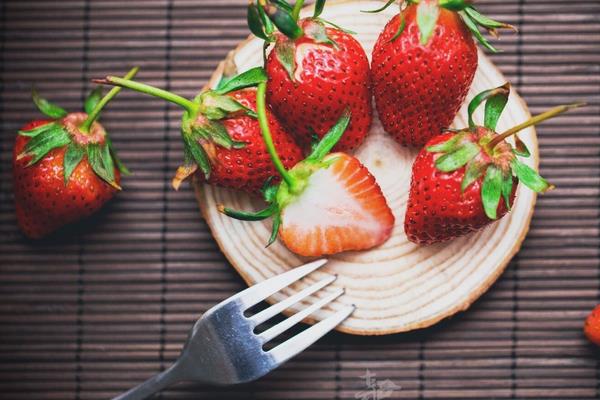 草莓有哪些品種