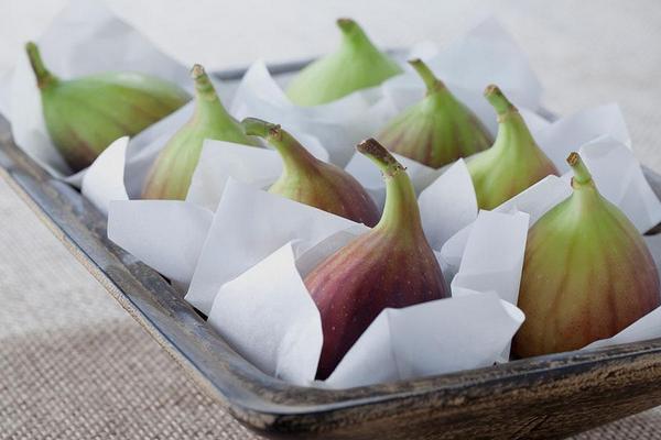 新鮮無(wú)花果怎么吃