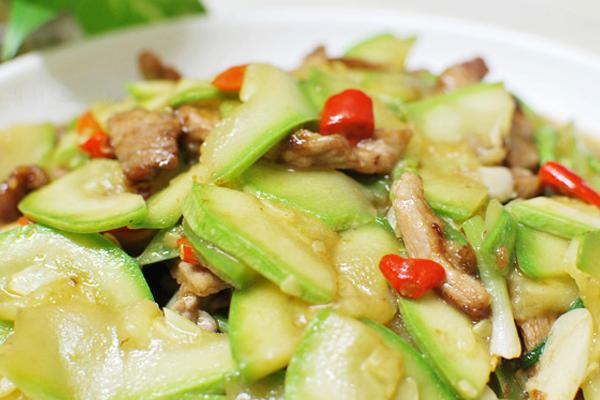西葫蘆炒肉的做法