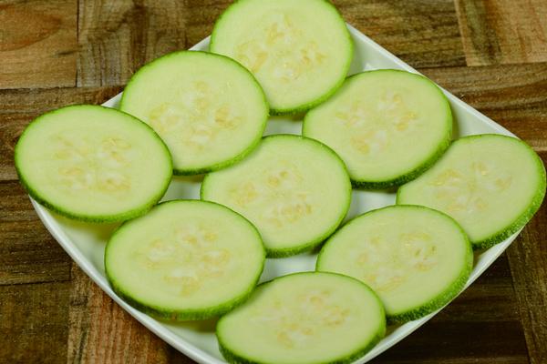 西葫蘆炒肉的做法