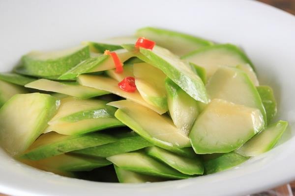 西葫蘆怎么切片 西葫蘆和什么炒