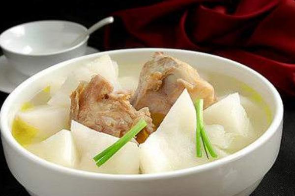 蘿卜湯簡單做法 蘿卜湯功效與作用